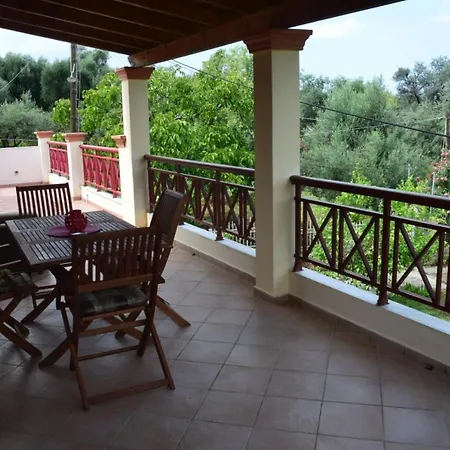 Semesterbostad Areti's Agios Georgios Pagon